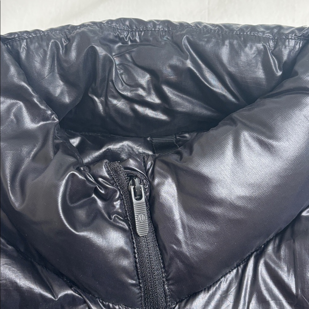 Lululemon Black Puffer Vest - Picture 6 of 7